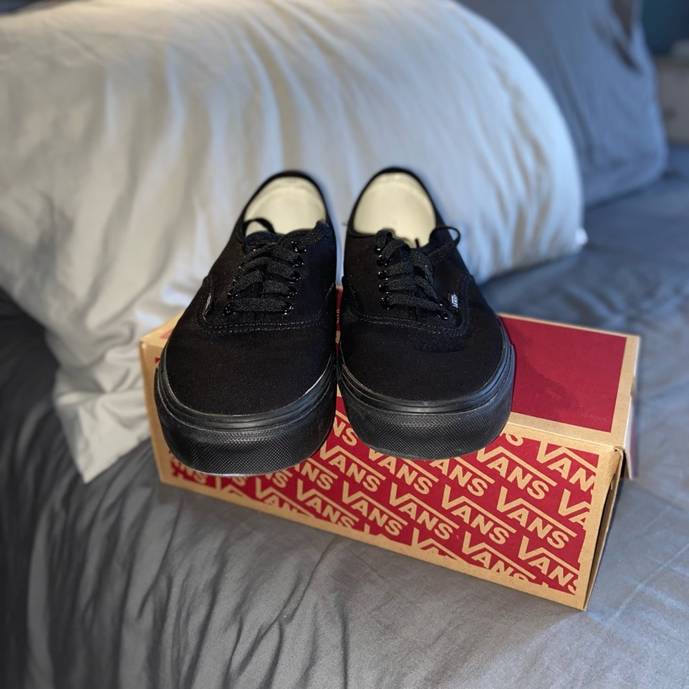 Men's Black Vans 8.5